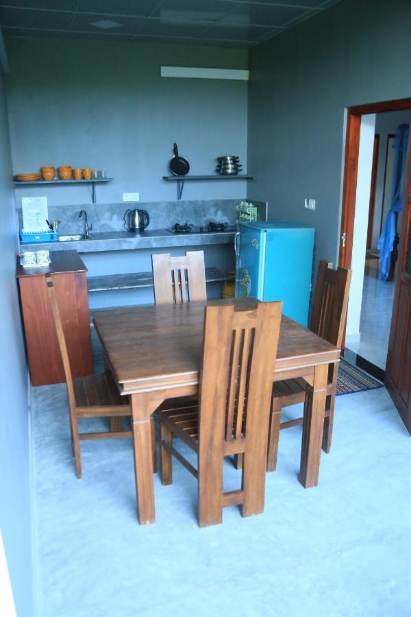 Sri Villa Rest Hikkaduwa Buitenkant foto