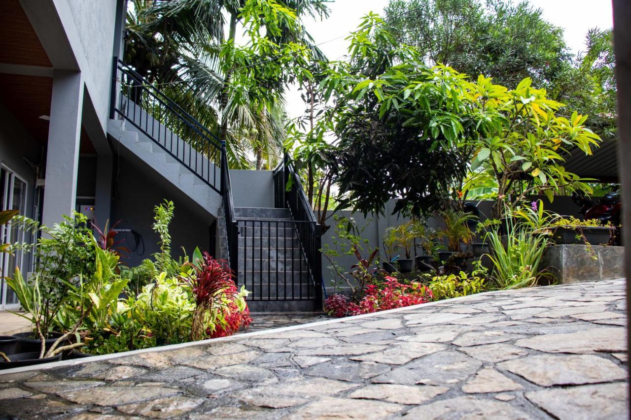 Sri Villa Rest Hikkaduwa Buitenkant foto