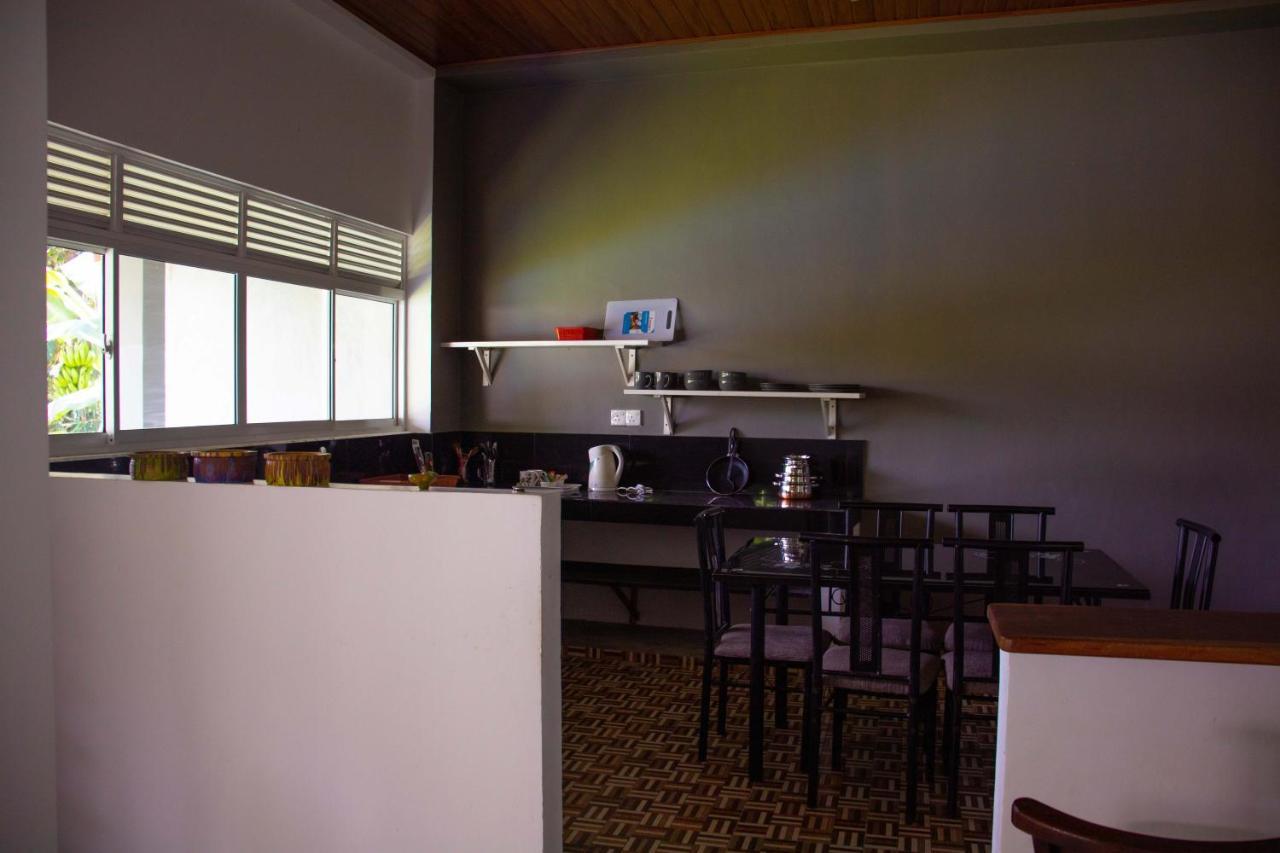 Sri Villa Rest Hikkaduwa Buitenkant foto